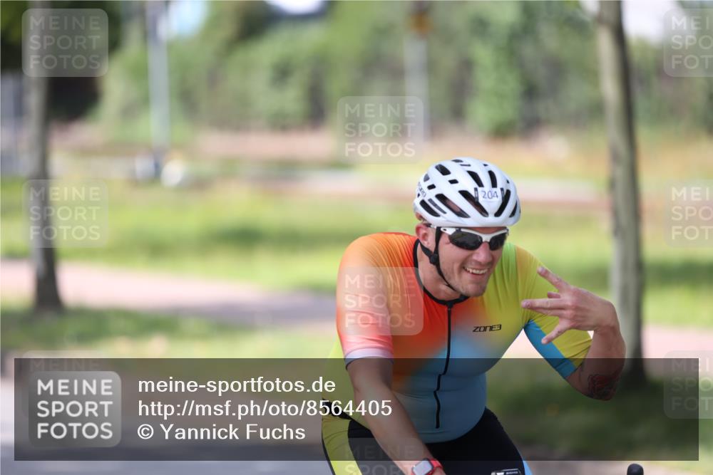 10.08.2025 - GEWOBA Citytriathlon Bremen Yannick Fuchs http://msf.ph/oto/8564405 10.08.2025 14:41:11 Radfahren 103, 142, 204, 249, 253, 266, 280, 353, 431, 432, 476, 477 meine-sportfotos.de