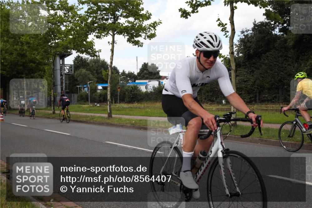 10.08.2025 - GEWOBA Citytriathlon Bremen Yannick Fuchs http://msf.ph/oto/8564407 10.08.2025 12:46:23 Radfahren 625, 948, 1011 meine-sportfotos.de
