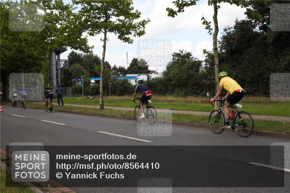 10.08.2025 - GEWOBA Citytriathlon Bremen Yannick Fuchs http://msf.ph/oto/8564410 10.08.2025 12:46:24 Radfahren 625, 948, 962 meine-sportfotos.de