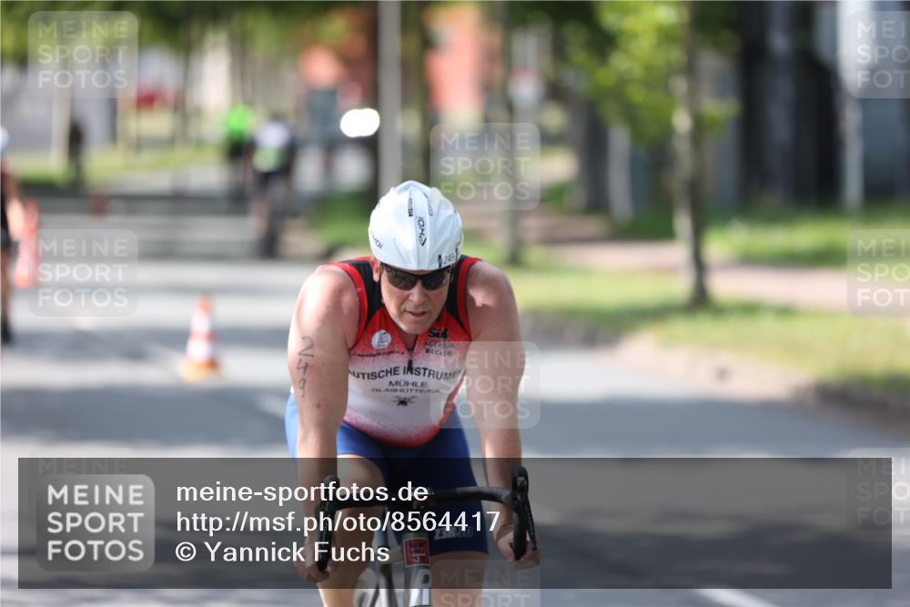 10.08.2025 - GEWOBA Citytriathlon Bremen Yannick Fuchs http://msf.ph/oto/8564417 10.08.2025 14:41:14 Radfahren 36, 103, 142, 204, 249, 253, 266, 280, 353, 431, 432, 476, 477 meine-sportfotos.de