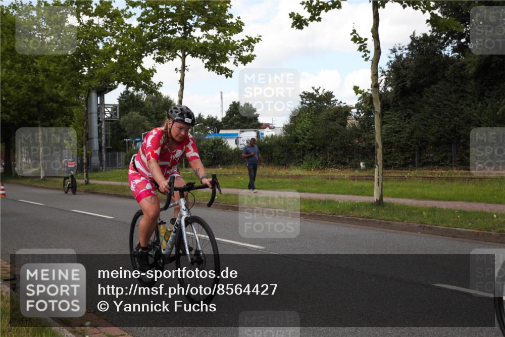 10.08.2025 - GEWOBA Citytriathlon Bremen Yannick Fuchs http://msf.ph/oto/8564427 10.08.2025 12:46:39 Radfahren 576, 605, 799, 823, 903, 918, 962, 1007, 1020 meine-sportfotos.de