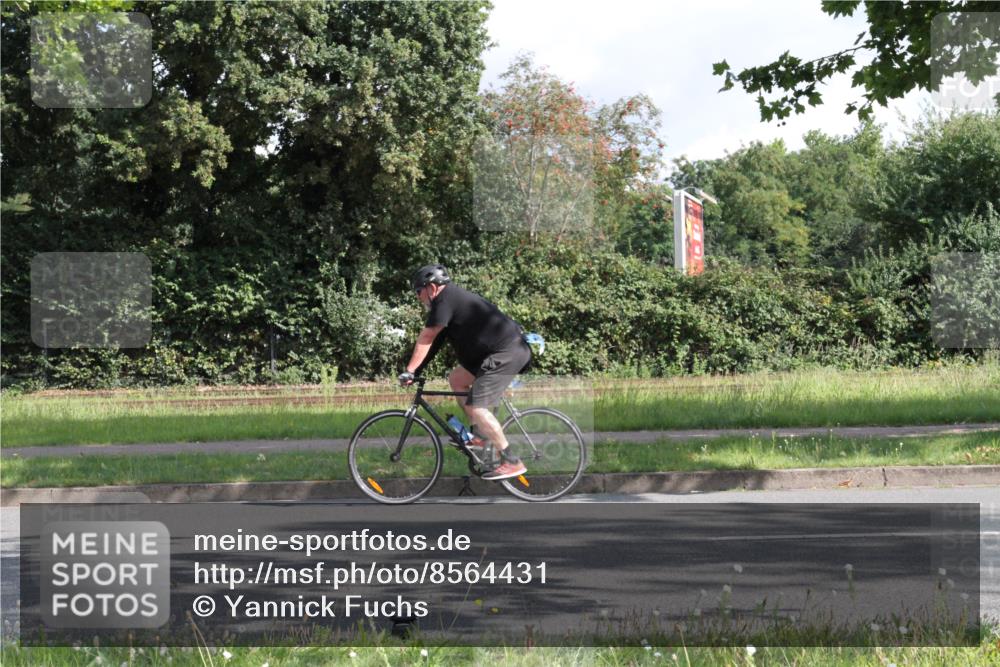 10.08.2025 - GEWOBA Citytriathlon Bremen Yannick Fuchs http://msf.ph/oto/8564431 10.08.2025 10:56:51 Radfahren 67, 145, 203, 447, 454, 455, 501 meine-sportfotos.de