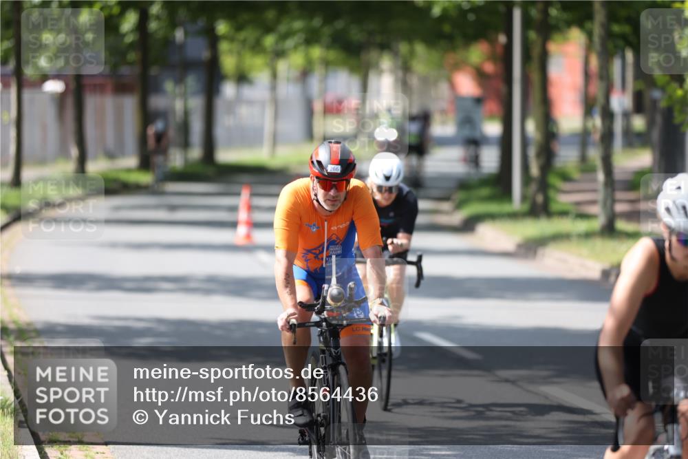 10.08.2025 - GEWOBA Citytriathlon Bremen Yannick Fuchs http://msf.ph/oto/8564436 10.08.2025 14:41:16 Radfahren 36, 103, 142, 204, 249, 253, 266, 280, 353, 431, 432, 476, 477 meine-sportfotos.de