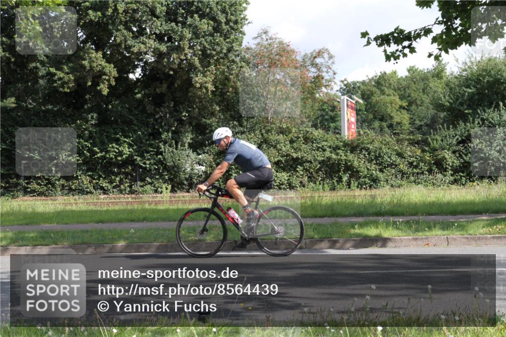 10.08.2025 - GEWOBA Citytriathlon Bremen Yannick Fuchs http://msf.ph/oto/8564439 10.08.2025 10:56:52 Radfahren 67, 101, 145, 203, 447, 454, 455, 501 meine-sportfotos.de