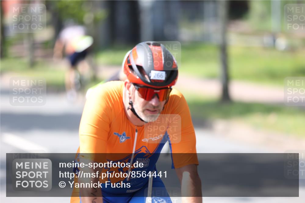 10.08.2025 - GEWOBA Citytriathlon Bremen Yannick Fuchs http://msf.ph/oto/8564441 10.08.2025 14:41:18 Radfahren 36, 103, 204, 249, 253, 266, 280, 353, 431, 432, 476, 477 meine-sportfotos.de