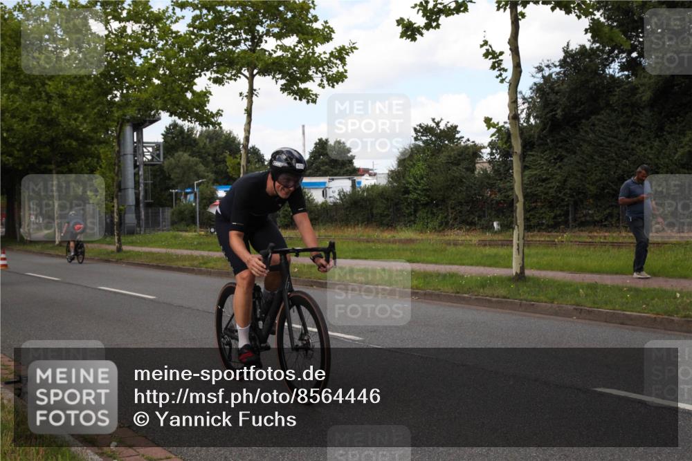 10.08.2025 - GEWOBA Citytriathlon Bremen Yannick Fuchs http://msf.ph/oto/8564446 10.08.2025 12:46:49 Radfahren 576, 605, 760, 799, 823, 903, 918, 962, 968, 1007, 1020 meine-sportfotos.de