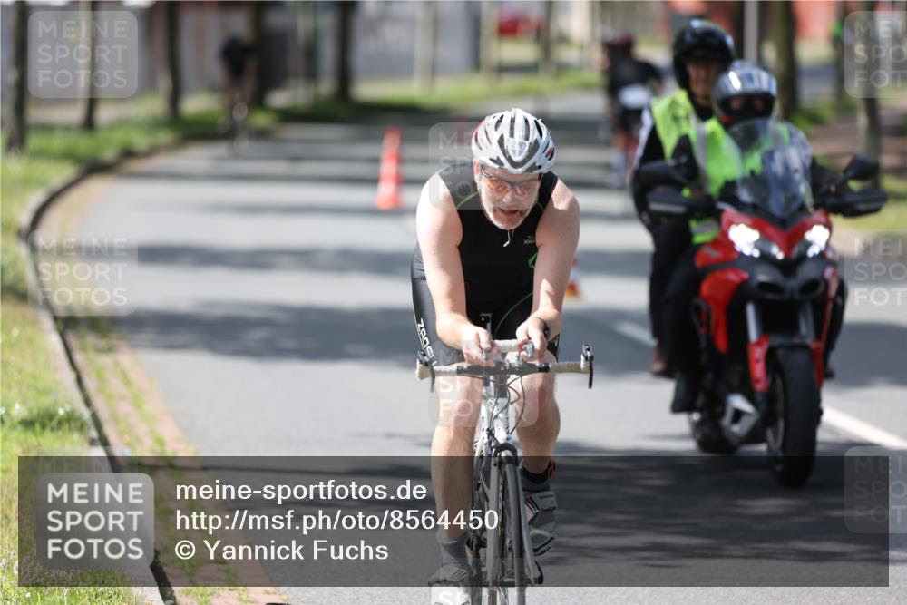10.08.2025 - GEWOBA Citytriathlon Bremen Yannick Fuchs http://msf.ph/oto/8564450 10.08.2025 14:41:24 Radfahren 36, 249, 266, 280, 306, 343, 353, 431 meine-sportfotos.de