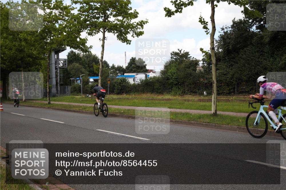 10.08.2025 - GEWOBA Citytriathlon Bremen Yannick Fuchs http://msf.ph/oto/8564455 10.08.2025 12:46:55 Radfahren 583, 760, 799, 823, 968, 1007, 1020 meine-sportfotos.de