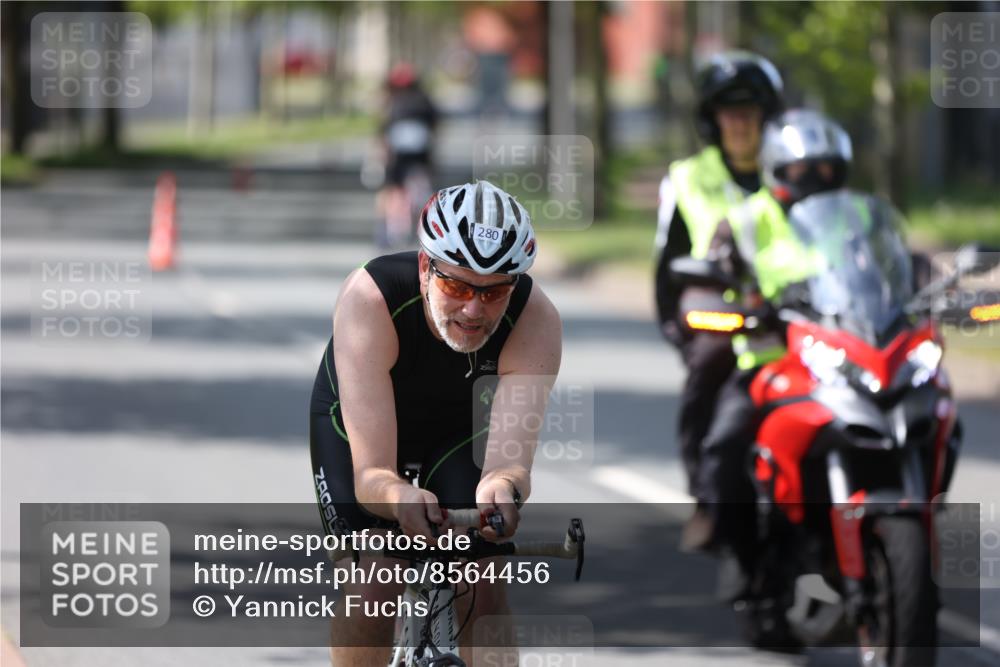 10.08.2025 - GEWOBA Citytriathlon Bremen Yannick Fuchs http://msf.ph/oto/8564456 10.08.2025 14:41:24 Radfahren 36, 249, 266, 280, 306, 343, 353, 431 meine-sportfotos.de
