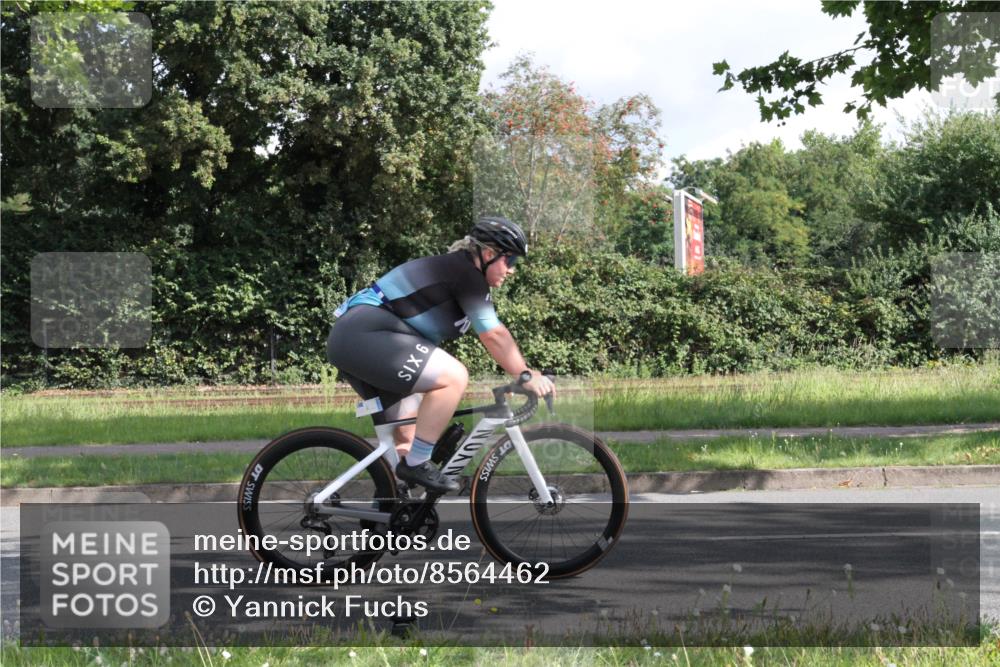 10.08.2025 - GEWOBA Citytriathlon Bremen Yannick Fuchs http://msf.ph/oto/8564462 10.08.2025 10:57:06 Radfahren 5, 77, 101, 233, 454, 501 meine-sportfotos.de