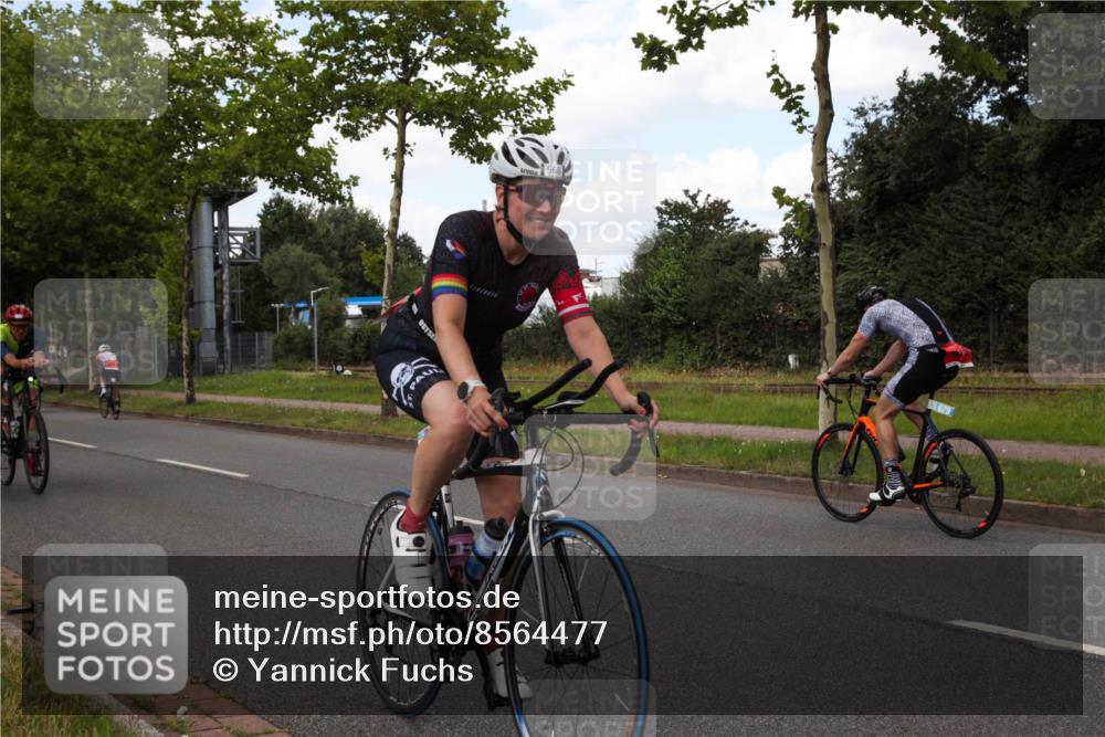 10.08.2025 - GEWOBA Citytriathlon Bremen Yannick Fuchs http://msf.ph/oto/8564477 10.08.2025 12:47:00 Radfahren 583, 622, 640, 659, 733, 760, 769, 799, 823, 960, 968, 1020 meine-sportfotos.de