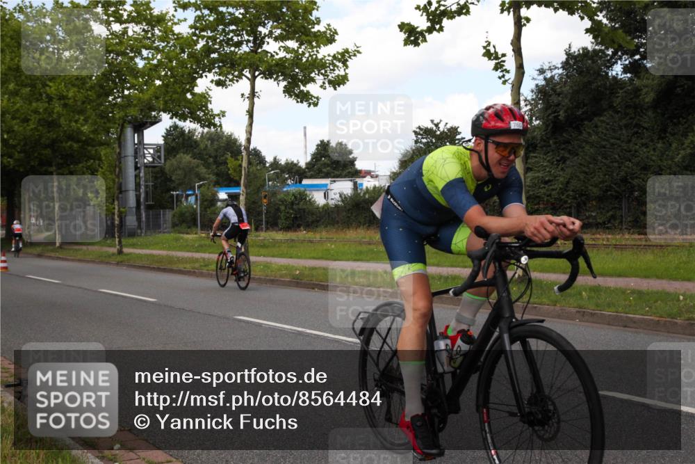 10.08.2025 - GEWOBA Citytriathlon Bremen Yannick Fuchs http://msf.ph/oto/8564484 10.08.2025 12:47:01 Radfahren 583, 622, 640, 659, 733, 760, 769, 799, 823, 875, 960, 968, 1020 meine-sportfotos.de