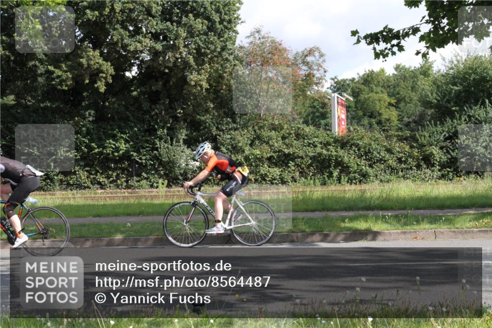 10.08.2025 - GEWOBA Citytriathlon Bremen Yannick Fuchs http://msf.ph/oto/8564487 10.08.2025 10:57:12 Radfahren 5, 77, 101, 233, 454 meine-sportfotos.de