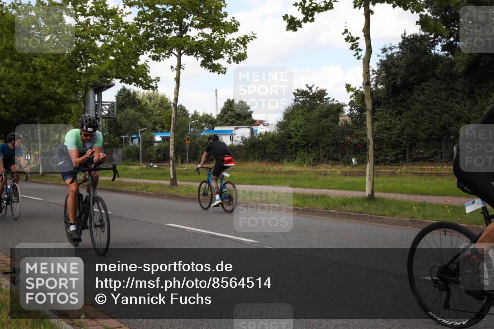 10.08.2025 - GEWOBA Citytriathlon Bremen Yannick Fuchs http://msf.ph/oto/8564514 10.08.2025 12:47:12 Radfahren 573, 583, 622, 640, 645, 659, 675, 733, 751, 760, 769, 792, 875, 960, 981, 1013 meine-sportfotos.de