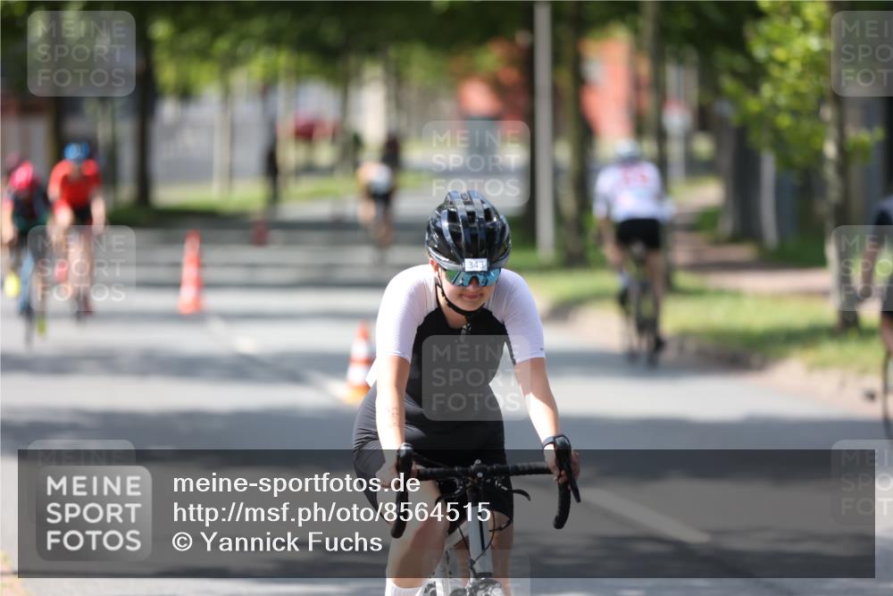 10.08.2025 - GEWOBA Citytriathlon Bremen Yannick Fuchs http://msf.ph/oto/8564515 10.08.2025 14:41:44 Radfahren 209, 262, 306, 317, 343, 478, 480, 513 meine-sportfotos.de