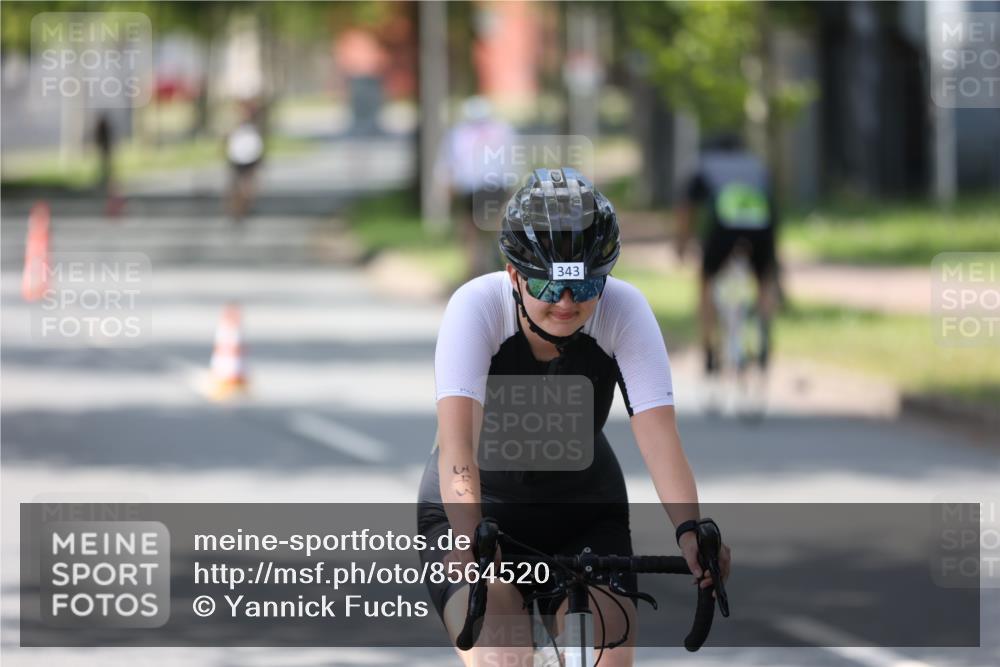 10.08.2025 - GEWOBA Citytriathlon Bremen Yannick Fuchs http://msf.ph/oto/8564520 10.08.2025 14:41:44 Radfahren 209, 262, 306, 317, 343, 478, 480, 513 meine-sportfotos.de