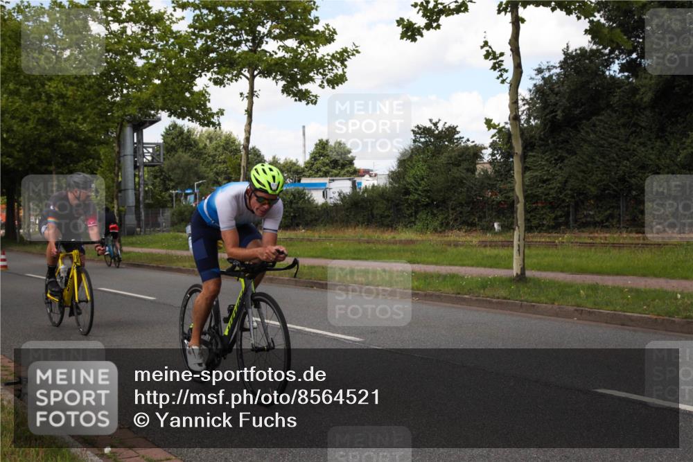 10.08.2025 - GEWOBA Citytriathlon Bremen Yannick Fuchs http://msf.ph/oto/8564521 10.08.2025 12:47:14 Radfahren 573, 583, 622, 640, 645, 659, 675, 732, 733, 751, 760, 769, 792, 875, 960, 981, 1013 meine-sportfotos.de