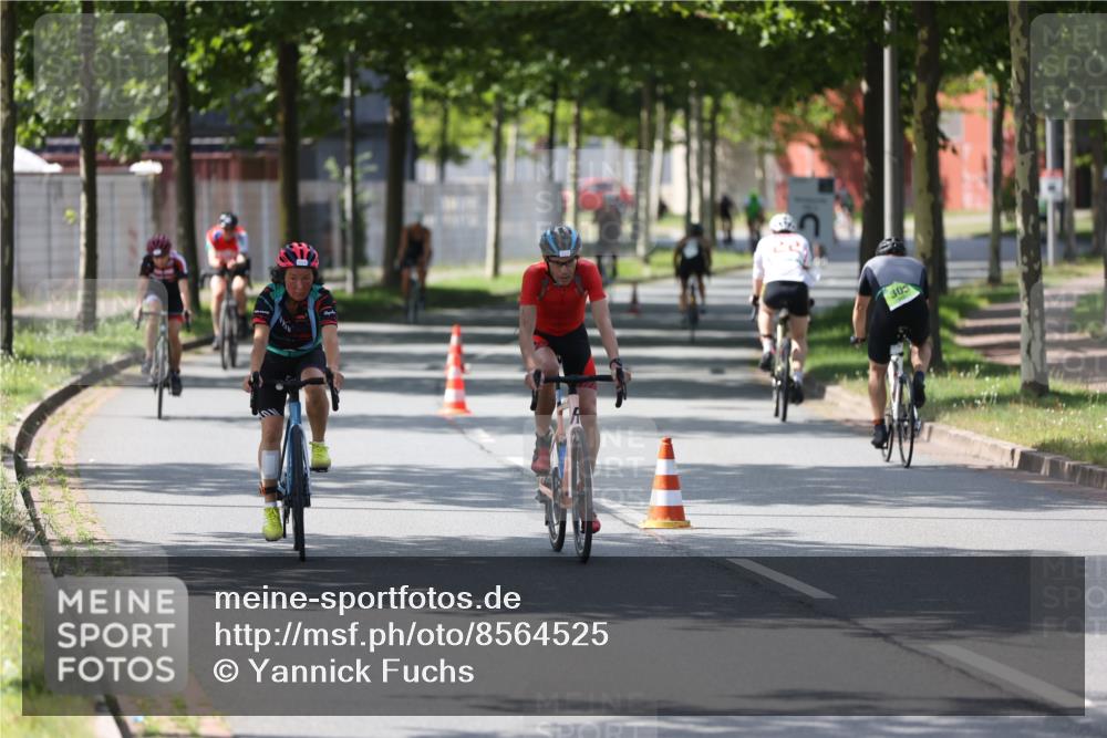 10.08.2025 - GEWOBA Citytriathlon Bremen Yannick Fuchs http://msf.ph/oto/8564525 10.08.2025 14:41:45 Radfahren 209, 213, 262, 306, 317, 343, 478, 480, 513 meine-sportfotos.de