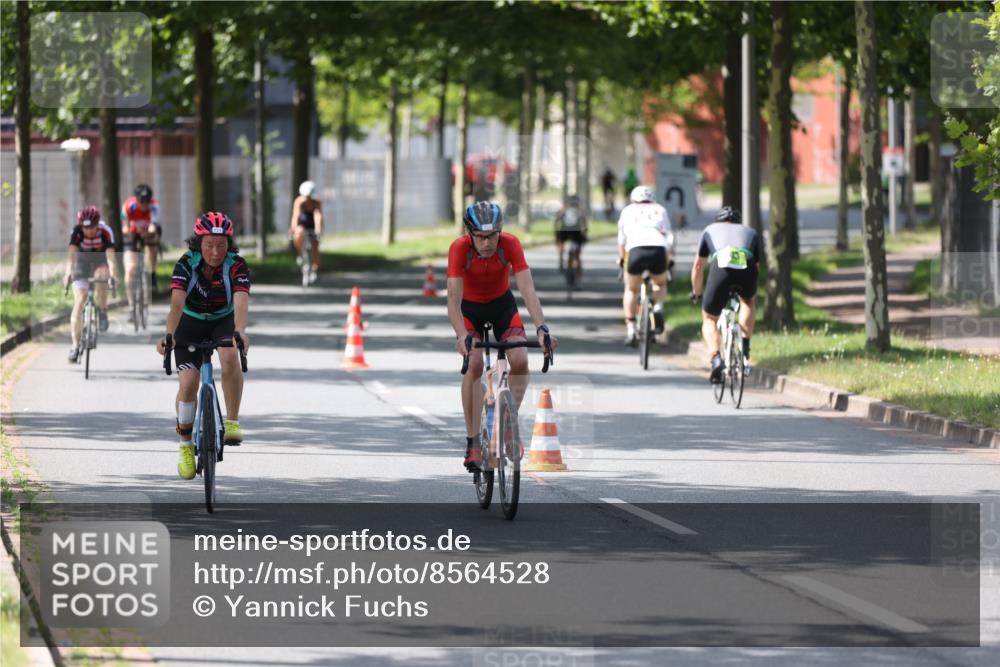 10.08.2025 - GEWOBA Citytriathlon Bremen Yannick Fuchs http://msf.ph/oto/8564528 10.08.2025 14:41:46 Radfahren 209, 213, 262, 306, 317, 343, 478, 480, 513 meine-sportfotos.de