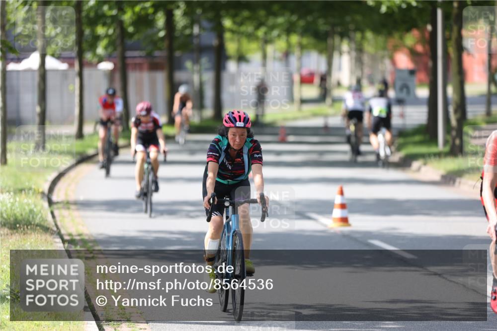 10.08.2025 - GEWOBA Citytriathlon Bremen Yannick Fuchs http://msf.ph/oto/8564536 10.08.2025 14:41:47 Radfahren 209, 213, 262, 306, 317, 343, 478, 480, 513 meine-sportfotos.de