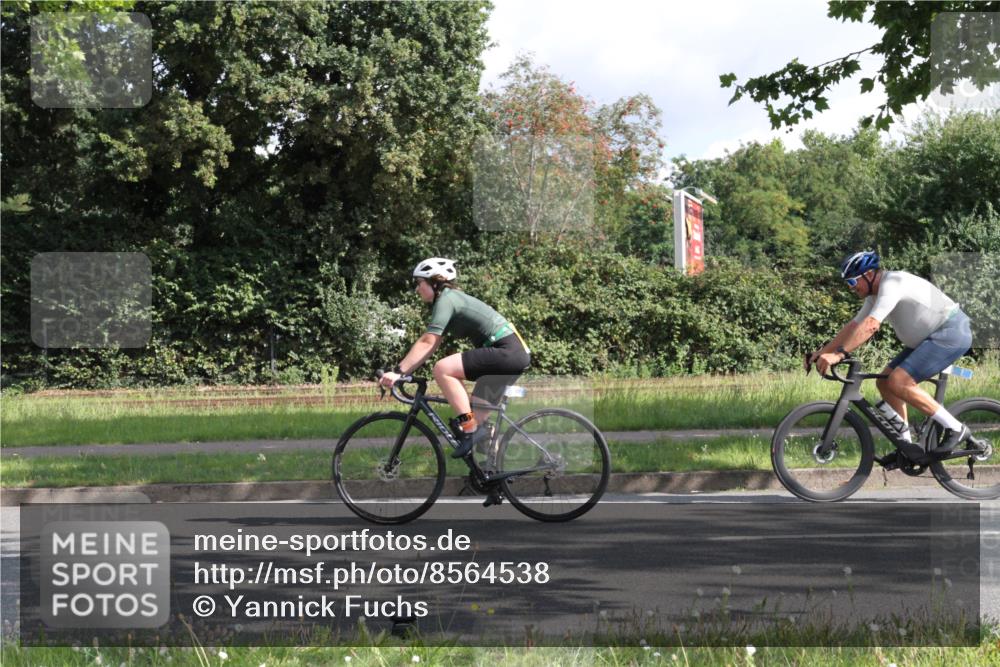 10.08.2025 - GEWOBA Citytriathlon Bremen Yannick Fuchs http://msf.ph/oto/8564538 10.08.2025 10:57:22 Radfahren 77, 233, 435 meine-sportfotos.de
