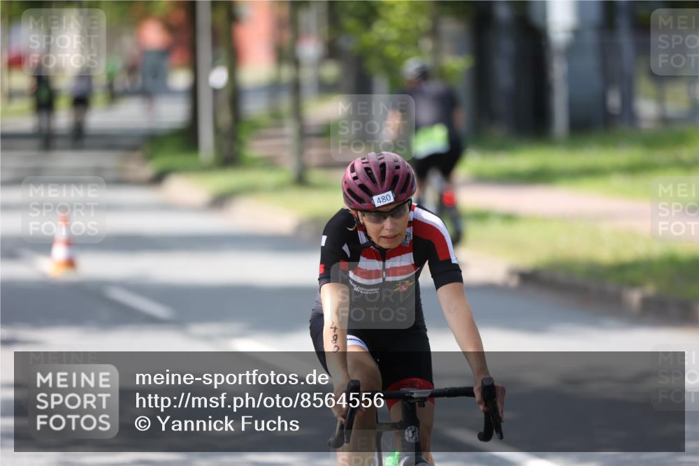 10.08.2025 - GEWOBA Citytriathlon Bremen Yannick Fuchs http://msf.ph/oto/8564556 10.08.2025 14:41:50 Radfahren 56, 209, 213, 235, 250, 262, 317, 478, 480, 513 meine-sportfotos.de