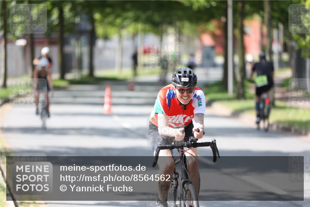 10.08.2025 - GEWOBA Citytriathlon Bremen Yannick Fuchs http://msf.ph/oto/8564562 10.08.2025 14:41:51 Radfahren 56, 209, 213, 235, 250, 262, 317, 478, 480, 513 meine-sportfotos.de