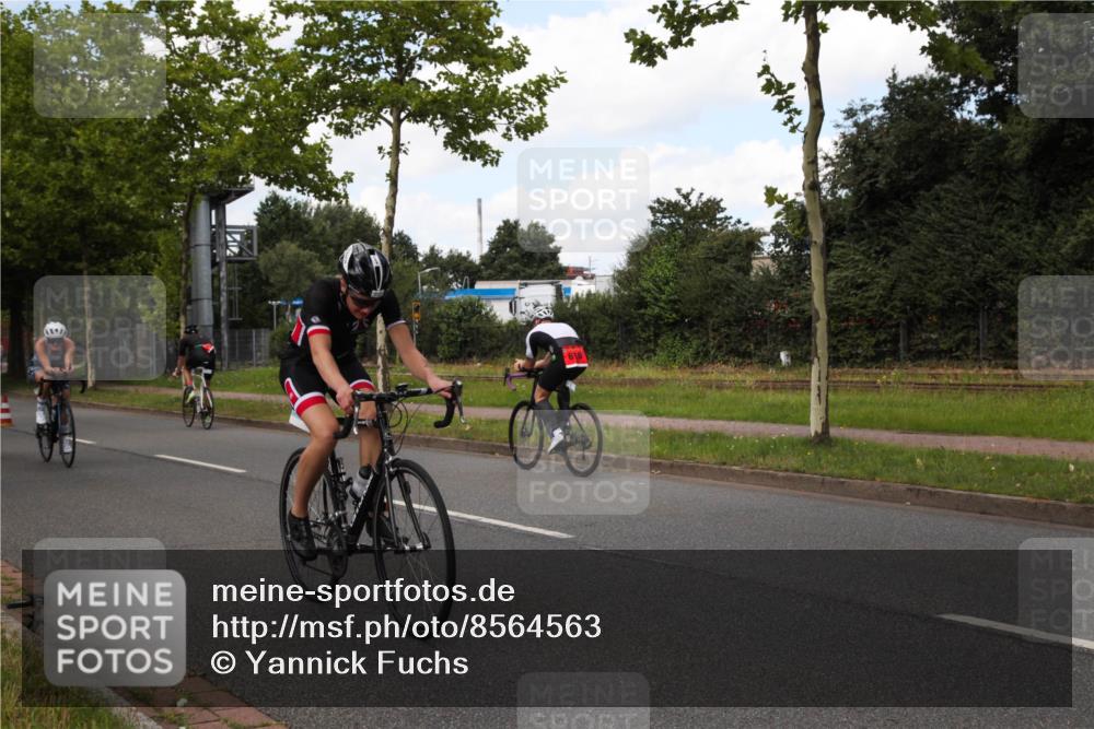 10.08.2025 - GEWOBA Citytriathlon Bremen Yannick Fuchs http://msf.ph/oto/8564563 10.08.2025 12:47:48 Radfahren 566, 587, 590, 679, 745, 801, 884, 916, 941, 943, 951 meine-sportfotos.de