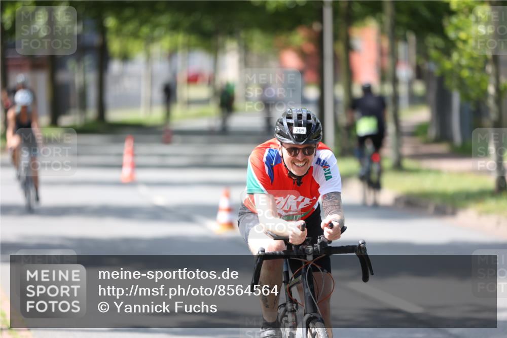 10.08.2025 - GEWOBA Citytriathlon Bremen Yannick Fuchs http://msf.ph/oto/8564564 10.08.2025 14:41:51 Radfahren 56, 209, 213, 235, 250, 262, 317, 478, 480, 513 meine-sportfotos.de