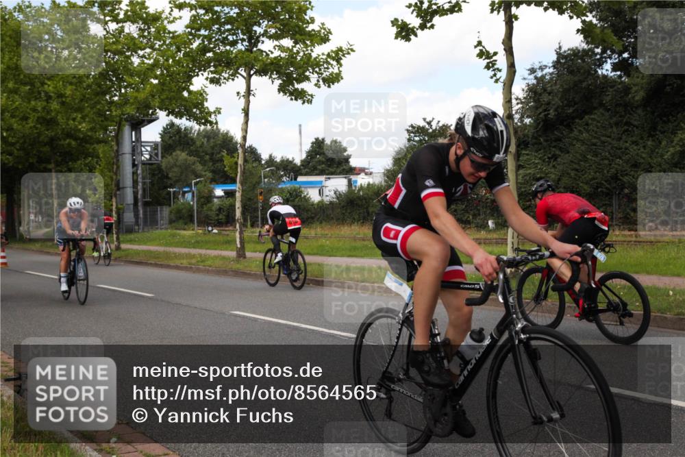 10.08.2025 - GEWOBA Citytriathlon Bremen Yannick Fuchs http://msf.ph/oto/8564565 10.08.2025 12:47:48 Radfahren 566, 587, 590, 679, 745, 801, 884, 916, 941, 943, 951 meine-sportfotos.de