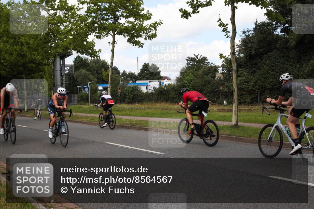 10.08.2025 - GEWOBA Citytriathlon Bremen Yannick Fuchs http://msf.ph/oto/8564567 10.08.2025 12:47:48 Radfahren 566, 587, 590, 679, 745, 801, 884, 916, 941, 943, 951 meine-sportfotos.de