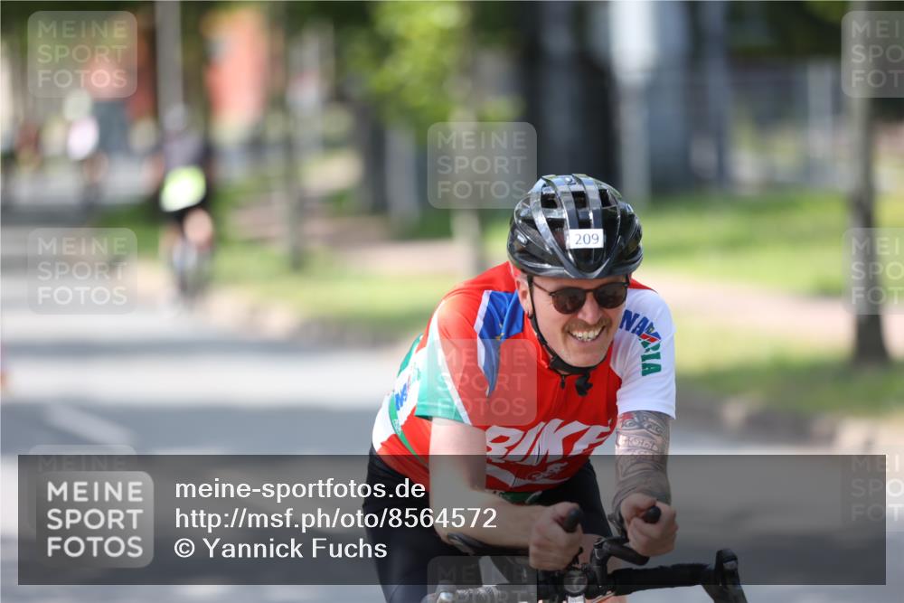 10.08.2025 - GEWOBA Citytriathlon Bremen Yannick Fuchs http://msf.ph/oto/8564572 10.08.2025 14:41:51 Radfahren 56, 209, 213, 235, 250, 262, 317, 478, 480, 513 meine-sportfotos.de