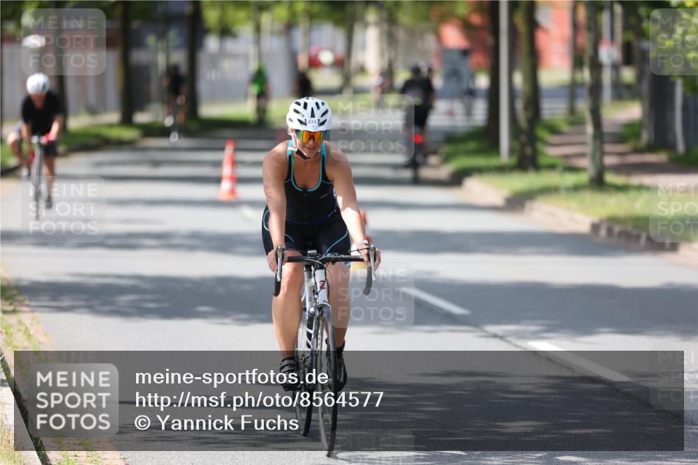 10.08.2025 - GEWOBA Citytriathlon Bremen Yannick Fuchs http://msf.ph/oto/8564577 10.08.2025 14:41:53 Radfahren 56, 209, 213, 235, 246, 250, 262, 317, 478, 480, 513 meine-sportfotos.de