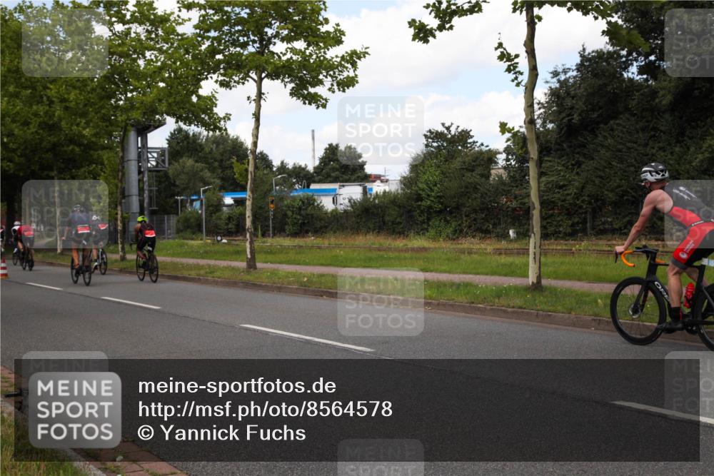 10.08.2025 - GEWOBA Citytriathlon Bremen Yannick Fuchs http://msf.ph/oto/8564578 10.08.2025 12:47:51 Radfahren 566, 587, 590, 679, 745, 767, 801, 884, 916, 941, 943, 951 meine-sportfotos.de