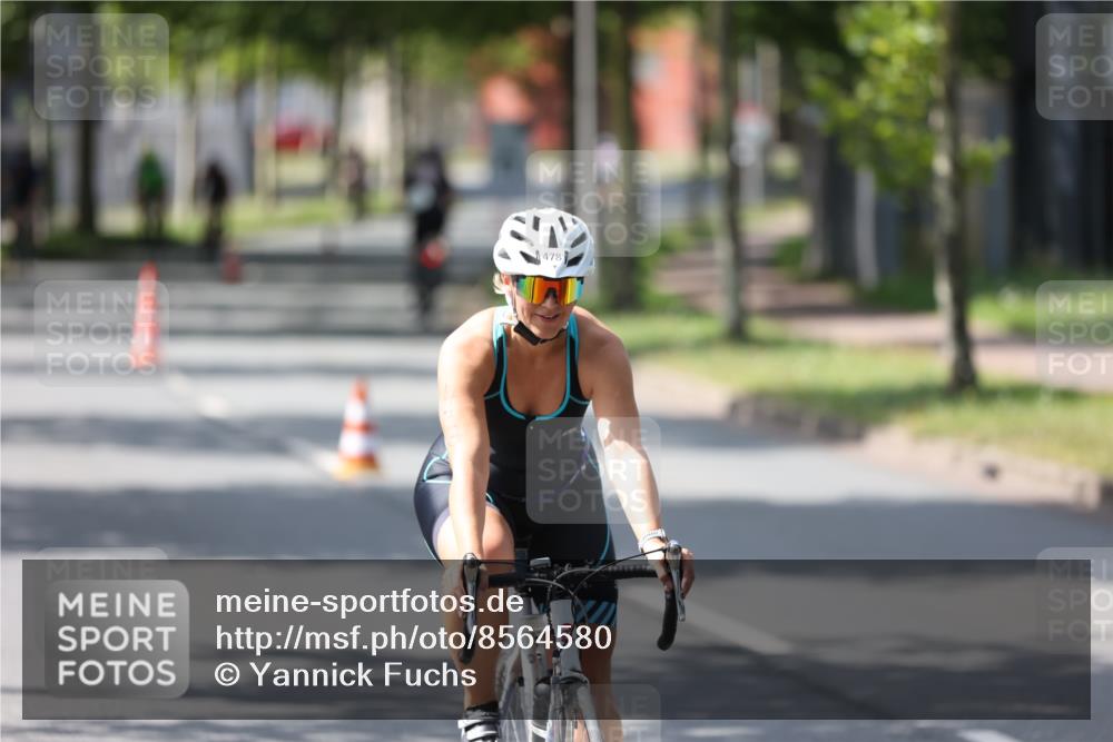 10.08.2025 - GEWOBA Citytriathlon Bremen Yannick Fuchs http://msf.ph/oto/8564580 10.08.2025 14:41:54 Radfahren 56, 209, 213, 235, 246, 250, 262, 317, 478, 480, 513 meine-sportfotos.de