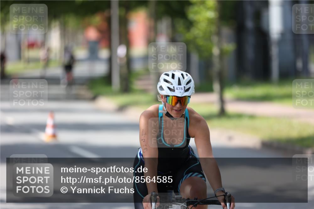 10.08.2025 - GEWOBA Citytriathlon Bremen Yannick Fuchs http://msf.ph/oto/8564585 10.08.2025 14:41:54 Radfahren 56, 209, 213, 235, 246, 250, 262, 317, 478, 480, 513 meine-sportfotos.de