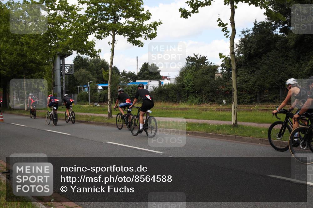 10.08.2025 - GEWOBA Citytriathlon Bremen Yannick Fuchs http://msf.ph/oto/8564588 10.08.2025 12:47:53 Radfahren 566, 587, 590, 679, 745, 767, 801, 884, 916, 941, 943, 951 meine-sportfotos.de
