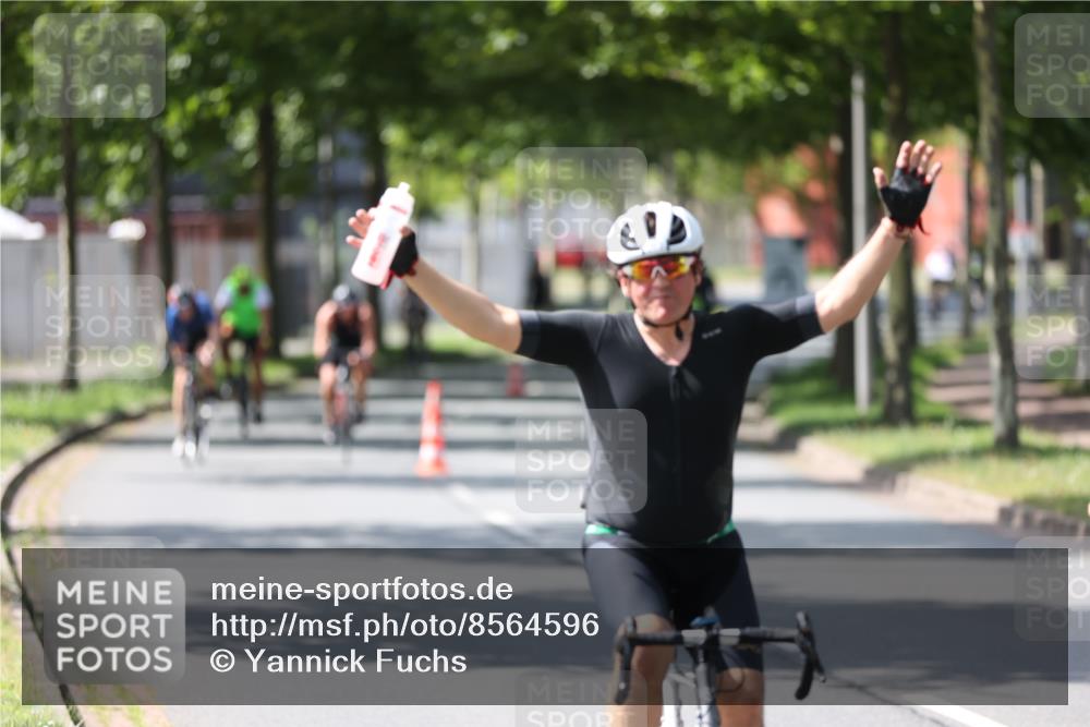 10.08.2025 - GEWOBA Citytriathlon Bremen Yannick Fuchs http://msf.ph/oto/8564596 10.08.2025 14:41:57 Radfahren 56, 209, 213, 235, 246, 250, 262, 317, 478, 480 meine-sportfotos.de