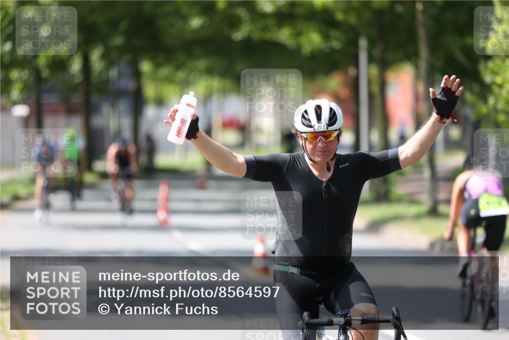 10.08.2025 - GEWOBA Citytriathlon Bremen Yannick Fuchs http://msf.ph/oto/8564597 10.08.2025 14:41:57 Radfahren 56, 209, 213, 235, 246, 250, 262, 317, 478, 480 meine-sportfotos.de