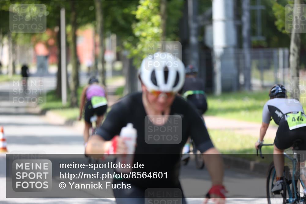 10.08.2025 - GEWOBA Citytriathlon Bremen Yannick Fuchs http://msf.ph/oto/8564601 10.08.2025 14:41:58 Radfahren 56, 209, 213, 235, 246, 250, 262, 317, 478, 480 meine-sportfotos.de