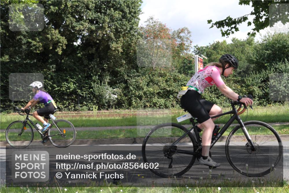 10.08.2025 - GEWOBA Citytriathlon Bremen Yannick Fuchs http://msf.ph/oto/8564602 10.08.2025 10:57:46 Radfahren 35, 159, 215, 458 meine-sportfotos.de