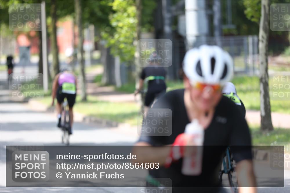 10.08.2025 - GEWOBA Citytriathlon Bremen Yannick Fuchs http://msf.ph/oto/8564603 10.08.2025 14:41:58 Radfahren 56, 209, 213, 235, 246, 250, 262, 317, 478, 480 meine-sportfotos.de