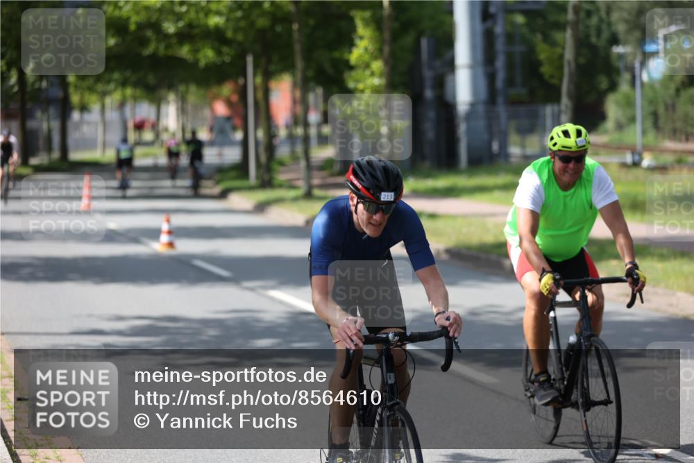 10.08.2025 - GEWOBA Citytriathlon Bremen Yannick Fuchs http://msf.ph/oto/8564610 10.08.2025 14:42:03 Radfahren 56, 145, 213, 235, 246, 250, 262, 478 meine-sportfotos.de