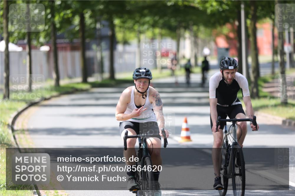 10.08.2025 - GEWOBA Citytriathlon Bremen Yannick Fuchs http://msf.ph/oto/8564620 10.08.2025 14:42:07 Radfahren 56, 145, 213, 235, 246, 250 meine-sportfotos.de