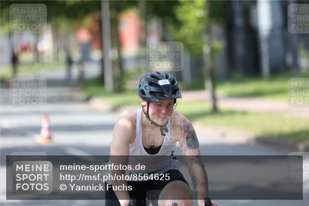 10.08.2025 - GEWOBA Citytriathlon Bremen Yannick Fuchs http://msf.ph/oto/8564625 10.08.2025 14:42:08 Radfahren 19, 56, 145, 213, 235, 246, 250 meine-sportfotos.de