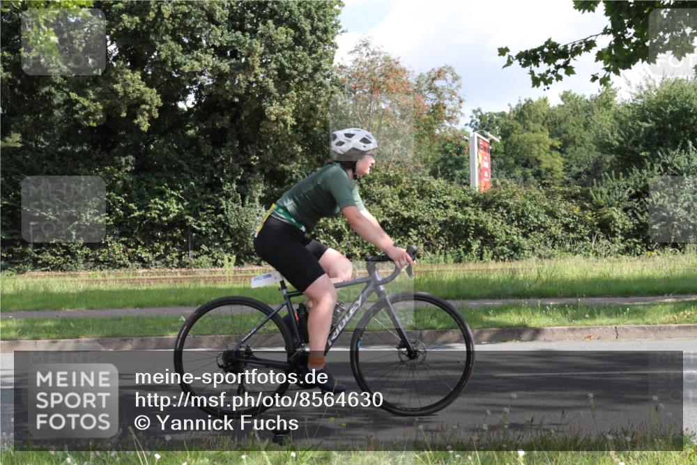 10.08.2025 - GEWOBA Citytriathlon Bremen Yannick Fuchs http://msf.ph/oto/8564630 10.08.2025 10:58:16 Radfahren 1, 125, 143, 165, 185, 402, 443, 445, 453, 472, 493, 506, 513 meine-sportfotos.de