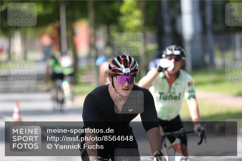 10.08.2025 - GEWOBA Citytriathlon Bremen Yannick Fuchs http://msf.ph/oto/8564648 10.08.2025 14:42:26 Radfahren 19, 145, 288, 303, 488 meine-sportfotos.de