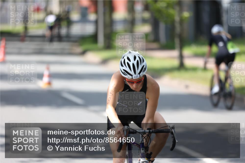 10.08.2025 - GEWOBA Citytriathlon Bremen Yannick Fuchs http://msf.ph/oto/8564650 10.08.2025 14:42:32 Radfahren 19, 288, 303, 488 meine-sportfotos.de