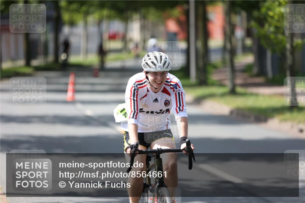 10.08.2025 - GEWOBA Citytriathlon Bremen Yannick Fuchs http://msf.ph/oto/8564661 10.08.2025 14:42:42 Radfahren 110, 303, 474, 479, 488 meine-sportfotos.de