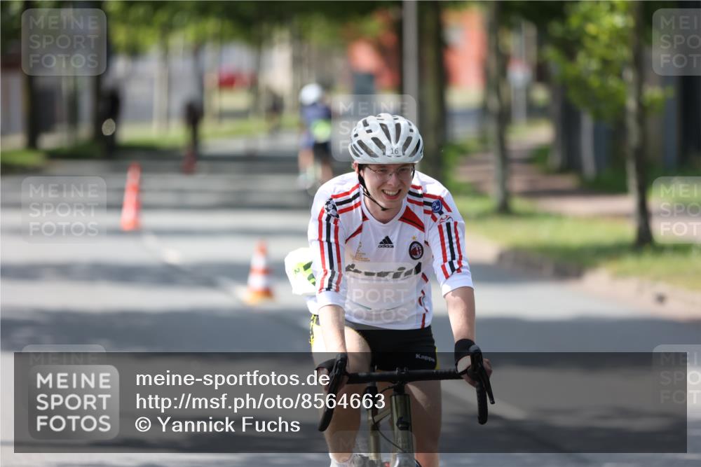 10.08.2025 - GEWOBA Citytriathlon Bremen Yannick Fuchs http://msf.ph/oto/8564663 10.08.2025 14:42:42 Radfahren 110, 303, 474, 479, 488 meine-sportfotos.de